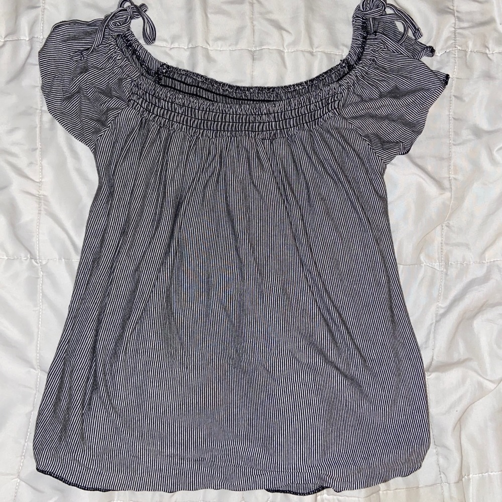 American eagle striped shoulder cut out shirt